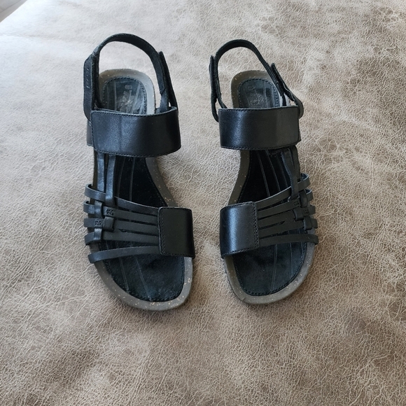 Teva Women's Cabrillo 3 Wedge Sandal - Picture 3 of 7